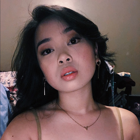 Meet your Posher, Armaine - Picture 1 of 1